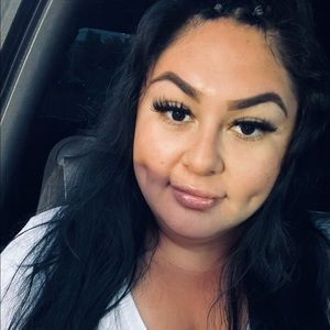 Meet your Posher, Valeria